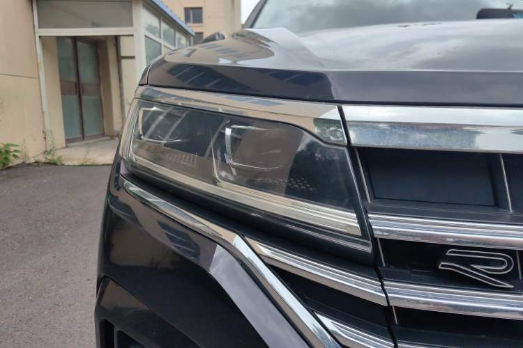Used Volkswagen Touareg 2022 2.0 TSI RuiShang Edition Right Front Headlight