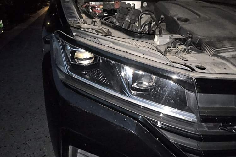 Used Volkswagen Touareg 2022 2.0 TSI RuiShang Edition Right Front Headlight