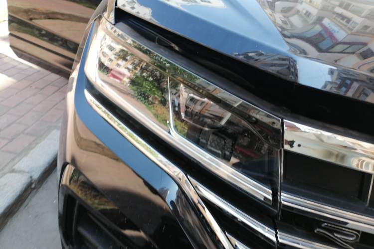 Used Volkswagen Touareg 2022 2.0 TSI Flagship Special Edition Right Front Headlight