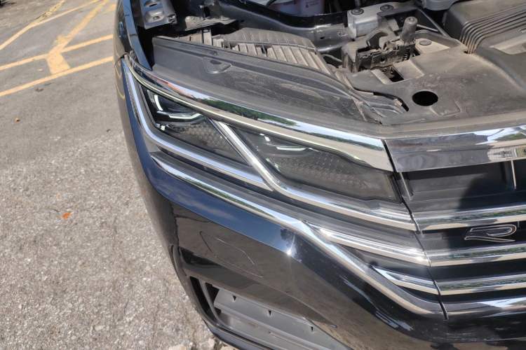 Used Volkswagen Touareg 2022 3.0 TSI Prestige Edition Classic Sport Package Right Front Headlight