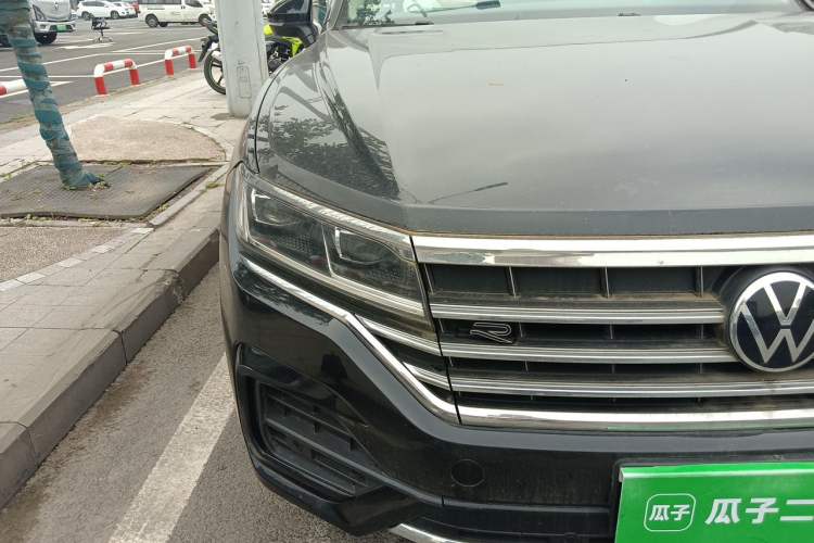 Used Volkswagen Touareg 2022 2.0 TSI RuiShang Edition Right Front Headlight