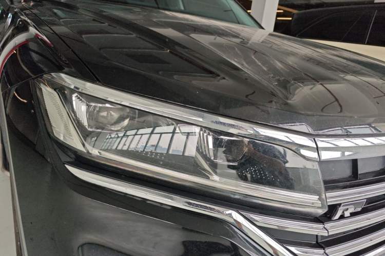 Used Volkswagen Touareg 2022 2.0 TSI Flagship Special Edition Right Front Headlight