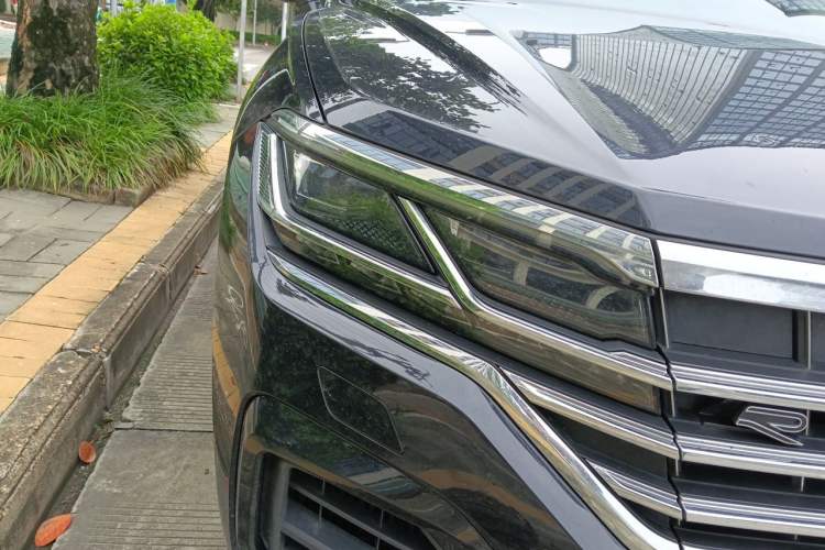 Used Volkswagen Touareg 2022 3.0 TSI Prestige Edition Classic Sport Package Right Front Headlight