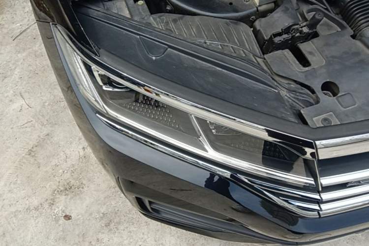 Used Volkswagen Touareg 2022 2.0 TSI RuiShang Edition Right Front Headlight