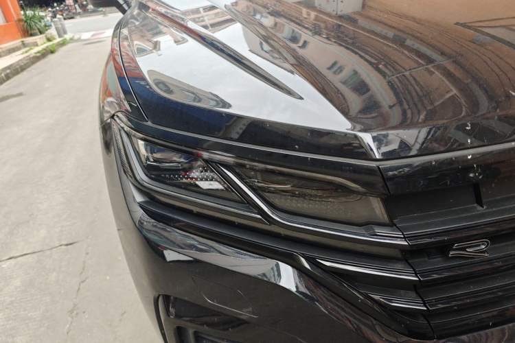 Used Volkswagen Touareg 2022 3.0 TSI Prestige Edition Classic Sport Package Right Front Headlight