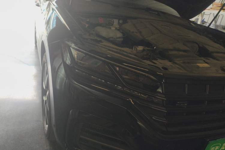 Used Volkswagen Touareg 2022 3.0 TSI Prestige Edition Classic Sport Package Right Front Headlight
