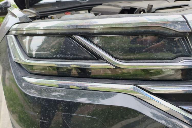 Used Volkswagen Touareg 2022 3.0 TSI Prestige Edition Classic Sport Package Right Front Headlight