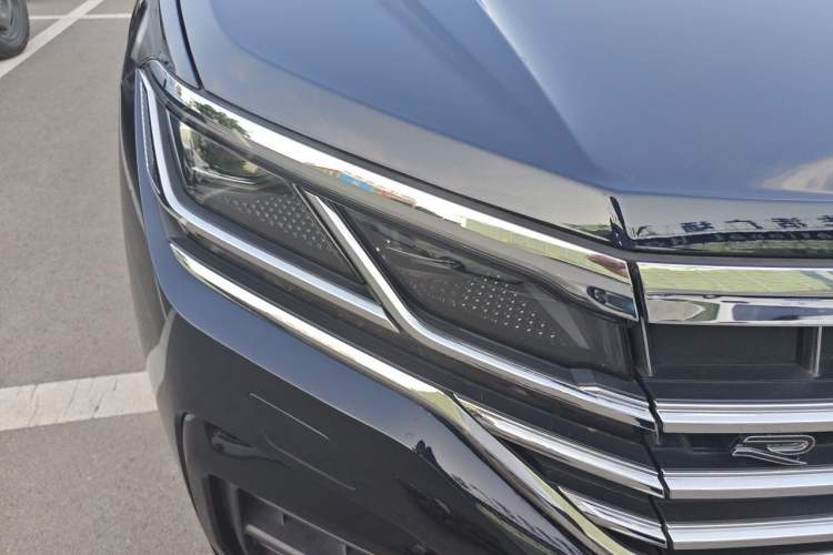 Used Volkswagen Touareg 2022 3.0 TSI Prestige Edition Classic Sport Package Right Front Headlight