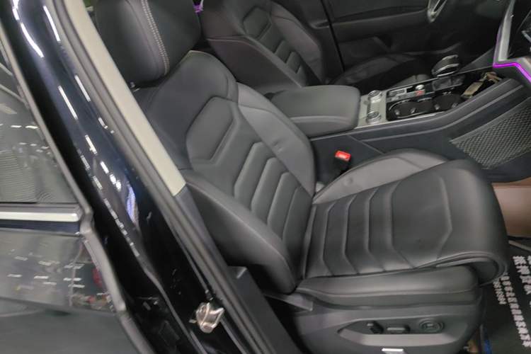 Used Volkswagen Touareg 2022 3.0 TSI Prestige Edition Classic Sport Package Right Front Seat