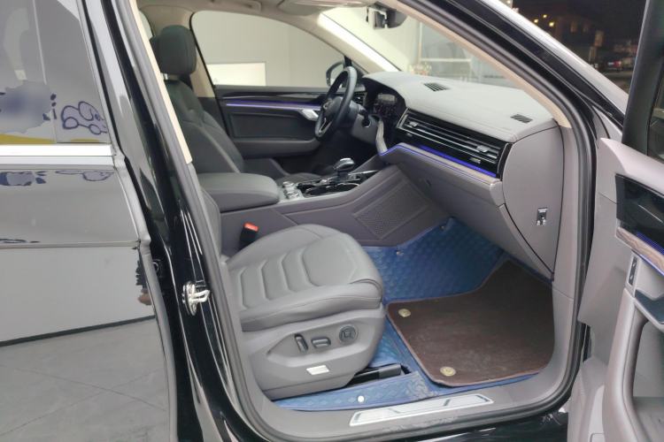 Used Volkswagen Touareg 2022 2.0 TSI RuiShang Edition Right Front Seat