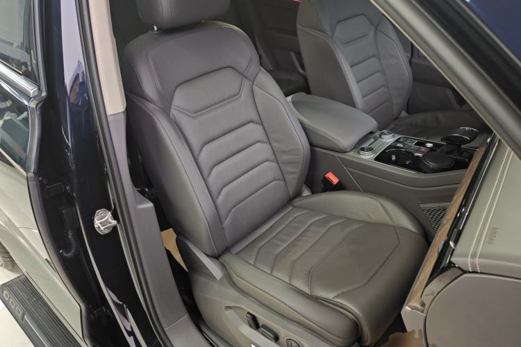 Used Volkswagen Touareg 2022 3.0 TSI Prestige Edition Classic Sport Package Right Front Seat