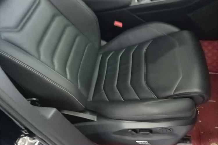 Used Volkswagen Touareg 2022 3.0 TSI Prestige Edition Classic Sport Package Right Front Seat