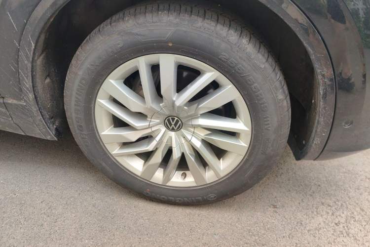 Used Volkswagen Touareg 2022 2.0 TSI RuiShang Edition Right Front Wheel Hub