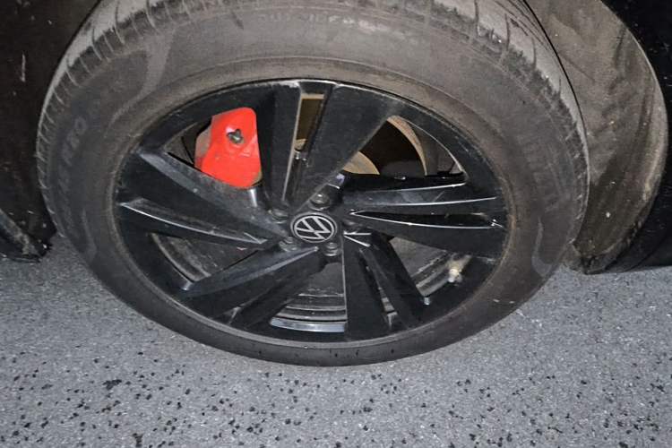 Used Volkswagen Touareg 2022 2.0 TSI RuiShang Edition Right Front Wheel Hub