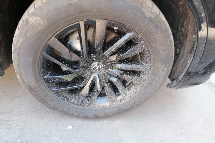 Used Volkswagen Touareg 2022 2.0 TSI Flagship Special Edition Right Front Wheel Hub
