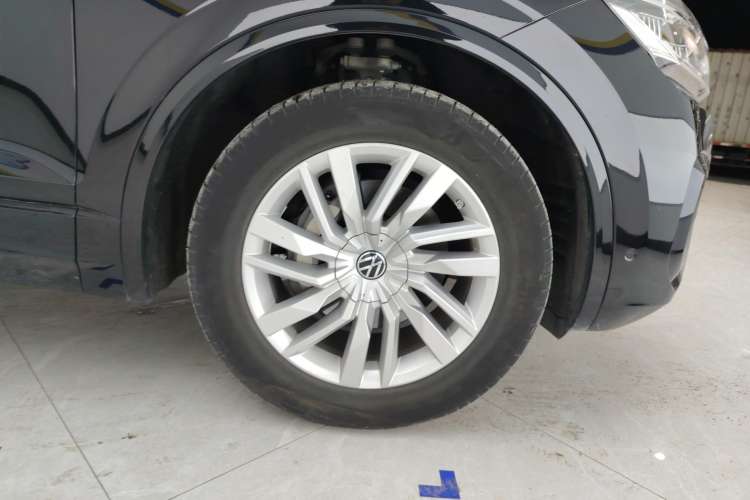 Used Volkswagen Touareg 2022 2.0 TSI RuiShang Edition Right Front Wheel Hub