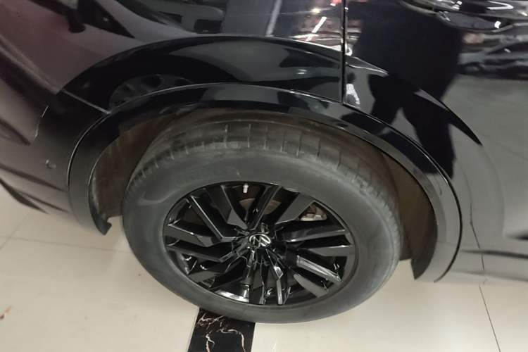 Used Volkswagen Touareg 2022 2.0 TSI RuiShang Edition Right Rear Wheel Hub