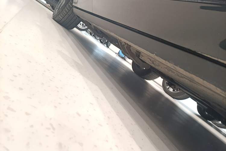 Used Volkswagen Touareg 2022 3.0 TSI Prestige Edition Classic Sport Package Right Side Sill