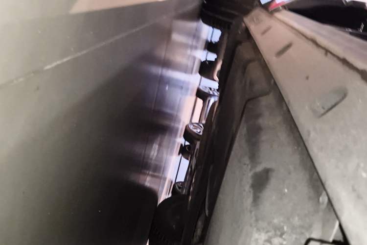 Used Volkswagen Touareg 2022 3.0 TSI Luxury Edition Black Diamond Sport Package Right Side Sill