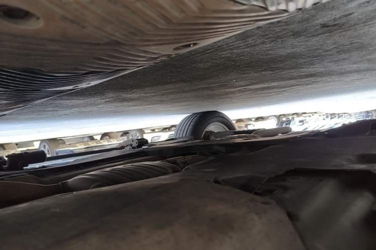 Used Volkswagen Touareg 2022 2.0 TSI Flagship Special Edition Right Side Sill