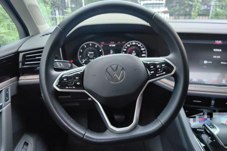 Used Volkswagen Touareg 2022 2.0 TSI RuiShang Edition Steering Wheel