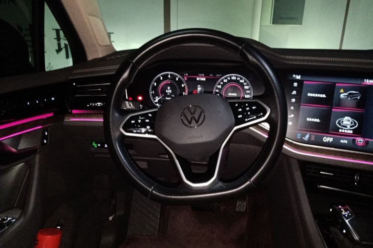 Used Volkswagen Touareg 2022 3.0 TSI Prestige Edition Classic Sport Package Steering Wheel