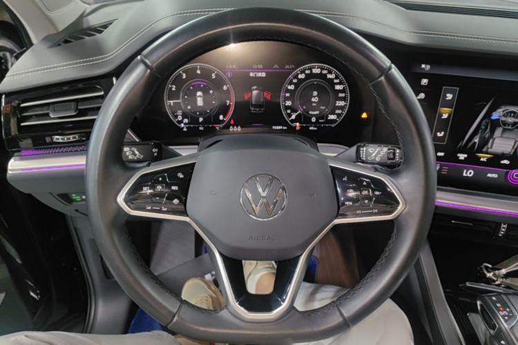 Used Volkswagen Touareg 2022 3.0 TSI Prestige Edition Classic Sport Package Steering Wheel