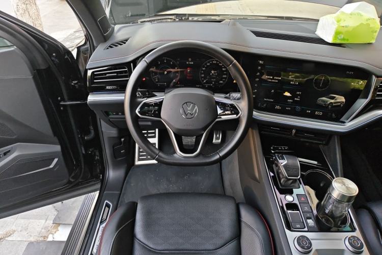 Used Volkswagen Touareg 2022 3.0 TSI Prestige 20th Anniversary Special Edition Steering Wheel