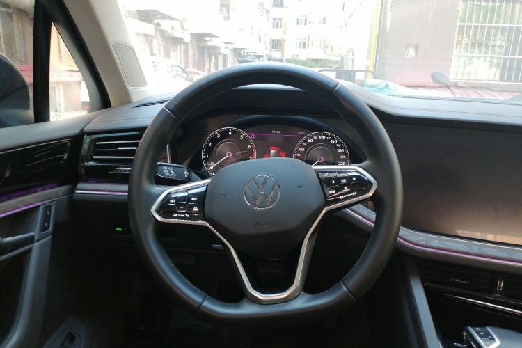 Used Volkswagen Touareg 2022 2.0 TSI Flagship Special Edition Steering Wheel