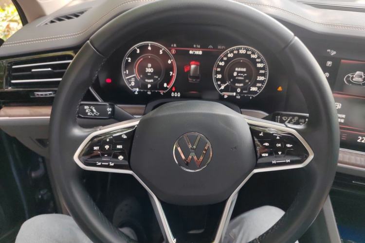 Used Volkswagen Touareg 2022 3.0 TSI Prestige Edition Classic Sport Package Steering Wheel