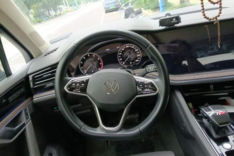 Used Volkswagen Touareg 2022 3.0 TSI Prestige Edition Classic Sport Package Steering Wheel