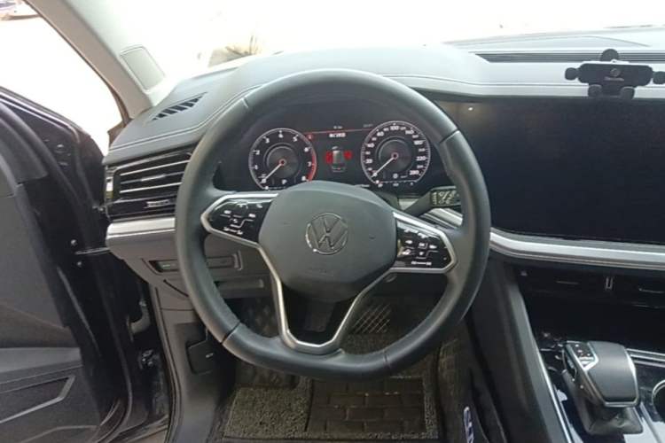 Used Volkswagen Touareg 2022 2.0 TSI RuiShang Edition Steering Wheel