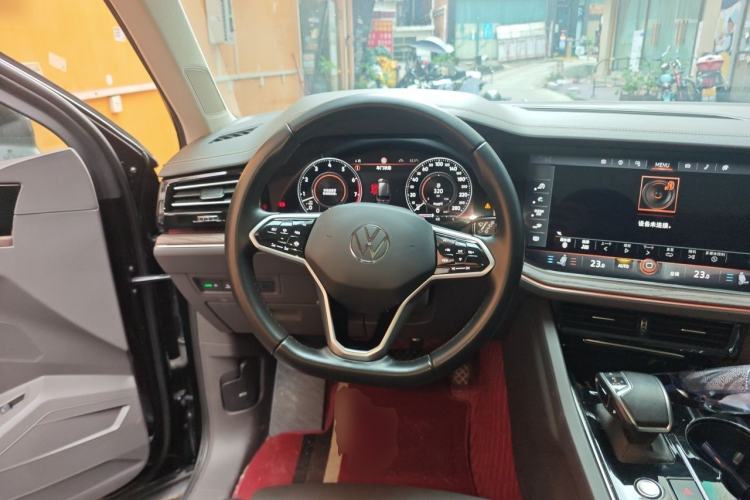Used Volkswagen Touareg 2022 3.0 TSI Prestige Edition Classic Sport Package Steering Wheel