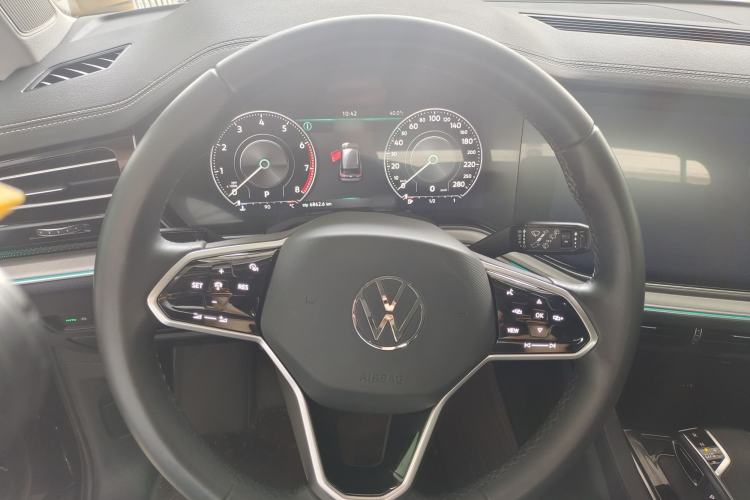 Used Volkswagen Touareg 2022 3.0 TSI Prestige Edition Classic Sport Package Steering Wheel