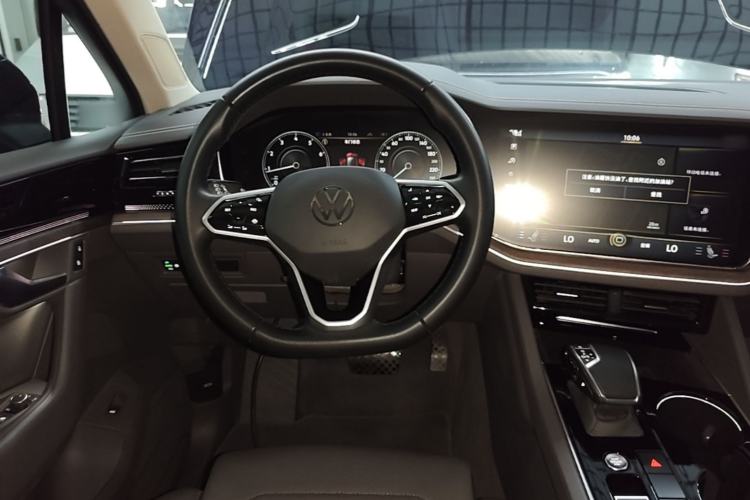 Used Volkswagen Touareg 2022 2.0 TSI RuiShang Edition Steering Wheel