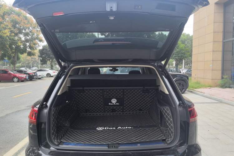 Used Volkswagen Touareg 2022 3.0 TSI Prestige Edition Classic Sport Package Trunk