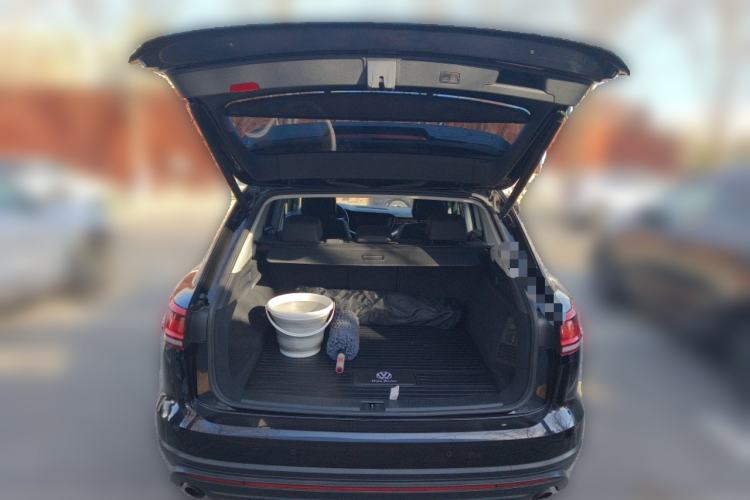 Used Volkswagen Touareg 2022 2.0 TSI Flagship Special Edition Trunk
