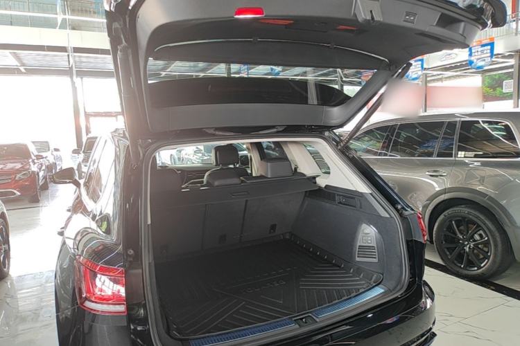 Used Volkswagen Touareg 2022 2.0 TSI RuiShang Edition Trunk