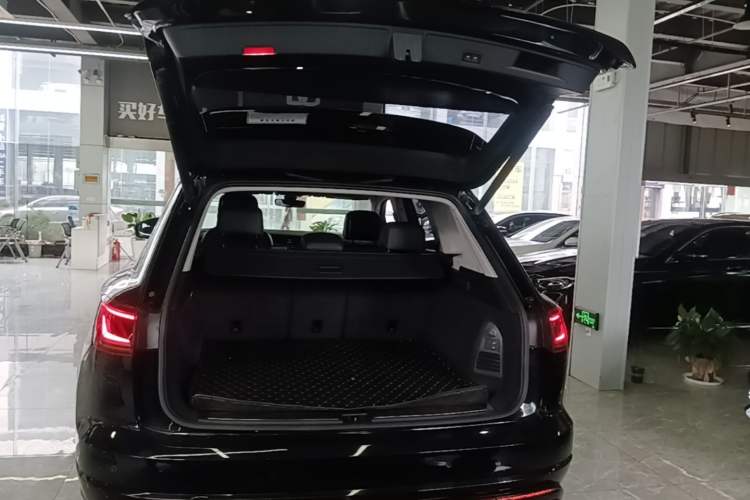 Used Volkswagen Touareg 2022 3.0 TSI Prestige Edition Classic Sport Package Trunk