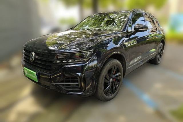 Volkswagen Touareg 2022 3.0 TSI Luxury Edition Black Diamond Sport Package с пробегом