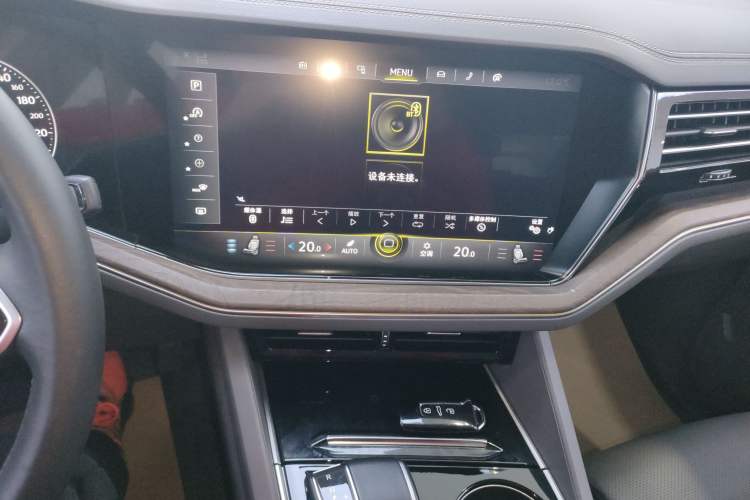 Used Volkswagen Touareg 2022 3.0 TSI Luxury Edition Black Diamond Sport Package Audio And AC Panel