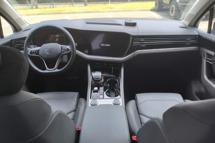 Used Volkswagen Touareg 2022 3.0 TSI Prestige Edition Classic Sport Package Center Console