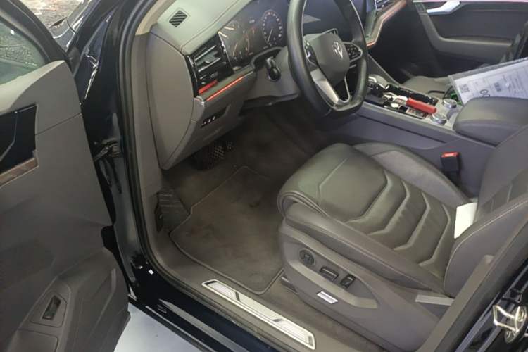 Used Volkswagen Touareg 2022 2.0 TSI RuiShang Edition Driver Seat