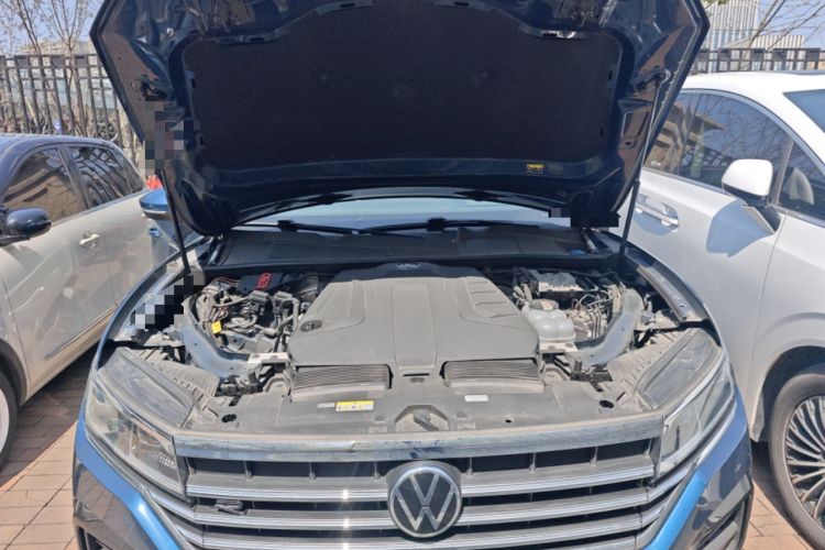 Used Volkswagen Touareg 2022 2.0 TSI RuiShang Edition Engine Bay