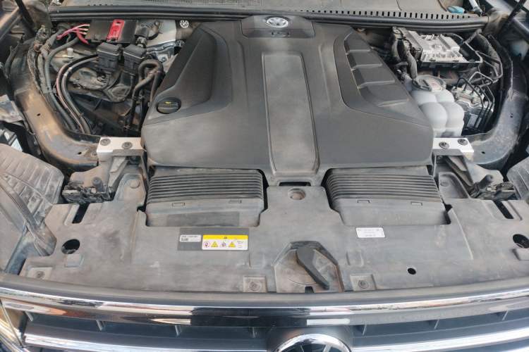 Used Volkswagen Touareg 2022 2.0 TSI RuiShang Edition Engine Bay
