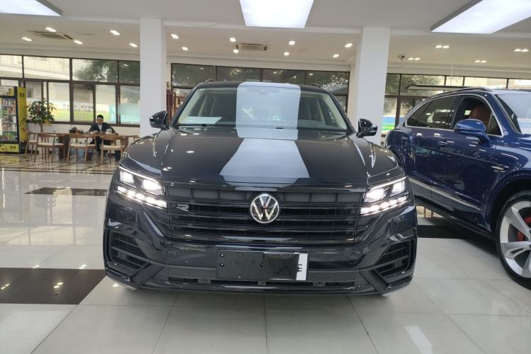 Used Volkswagen Touareg 2022 3.0 TSI Luxury Edition Black Diamond Sport Package Front