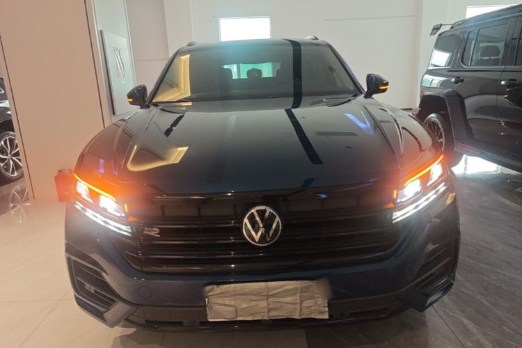 Used Volkswagen Touareg 2022 3.0 TSI Luxury Edition Black Diamond Sport Package Front