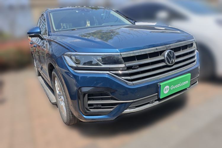Used Volkswagen Touareg 2022 2.0 TSI RuiShang Edition Front Right 45 Deg