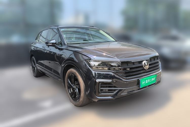 Used Volkswagen Touareg 2022 3.0 TSI Prestige Edition Classic Sport Package Front Right 45 Deg
