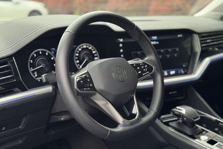 Used Volkswagen Touareg 2022 2.0 TSI RuiShang Edition Interior 3